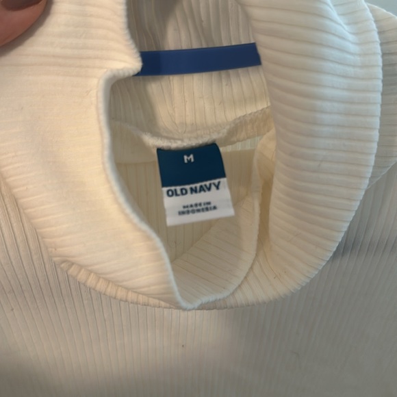 Old Navy Ribbed Turtleneck - Picture 3 of 4
